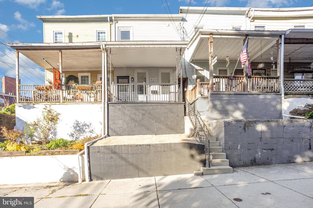820 PLANE STREET