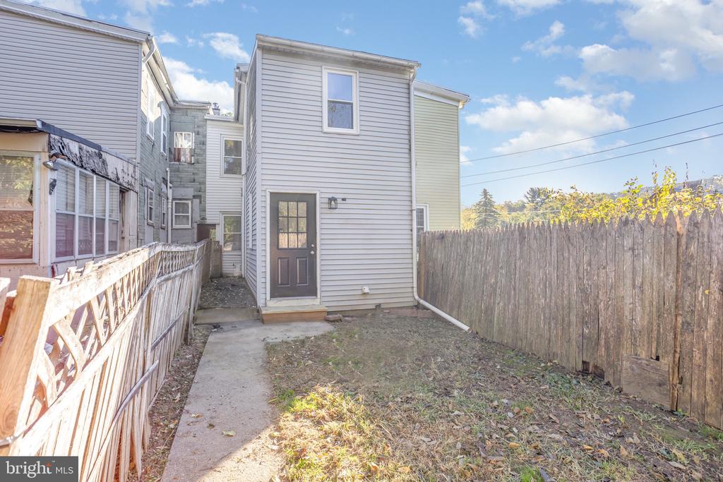 820 PLANE STREET