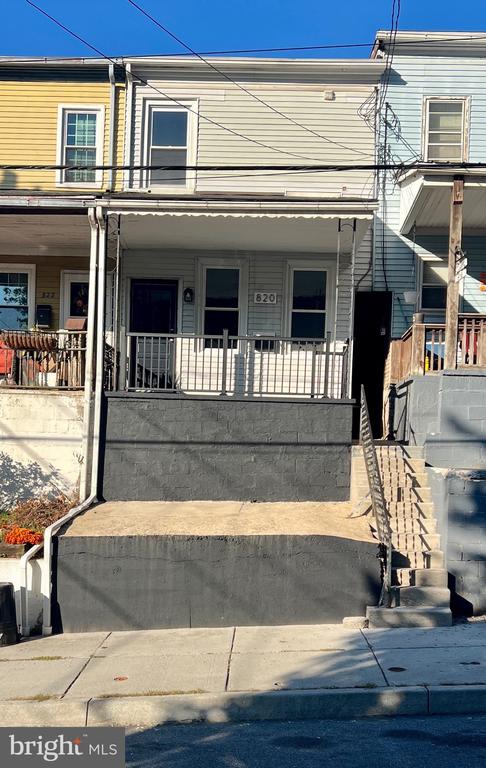 820 PLANE STREET