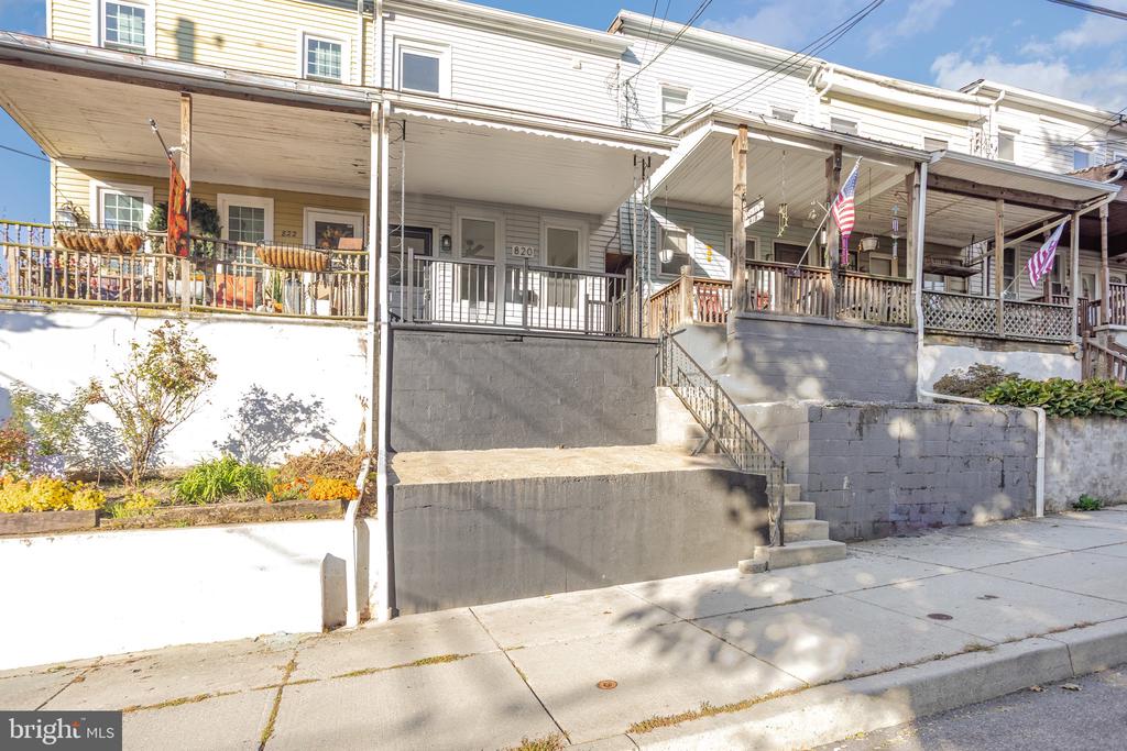 820 PLANE STREET