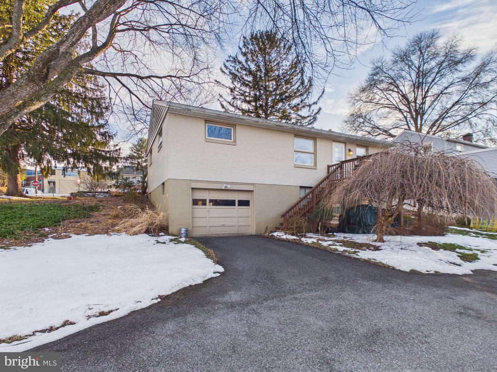 20 CIRCLE ROAD