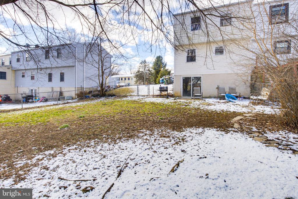 1038 MONTICELLO LANE