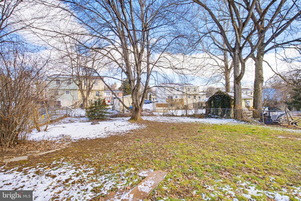 1038 MONTICELLO LANE