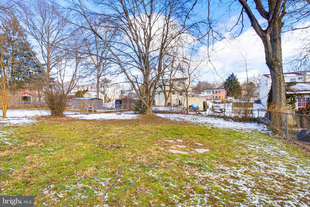 1038 MONTICELLO LANE