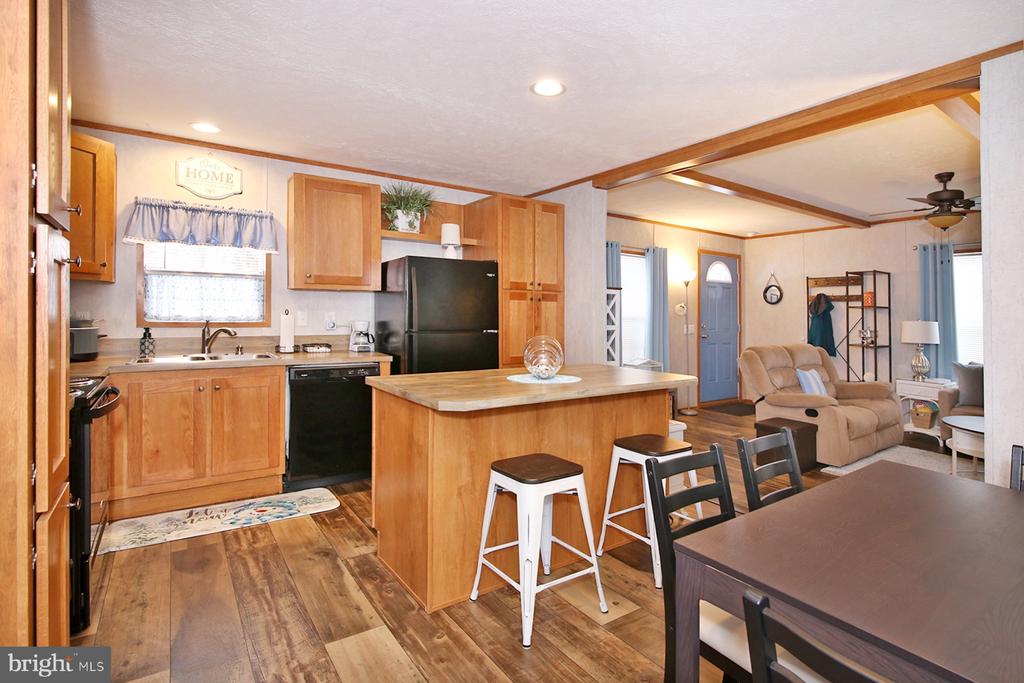 13 COUNTRY ACRES PARK