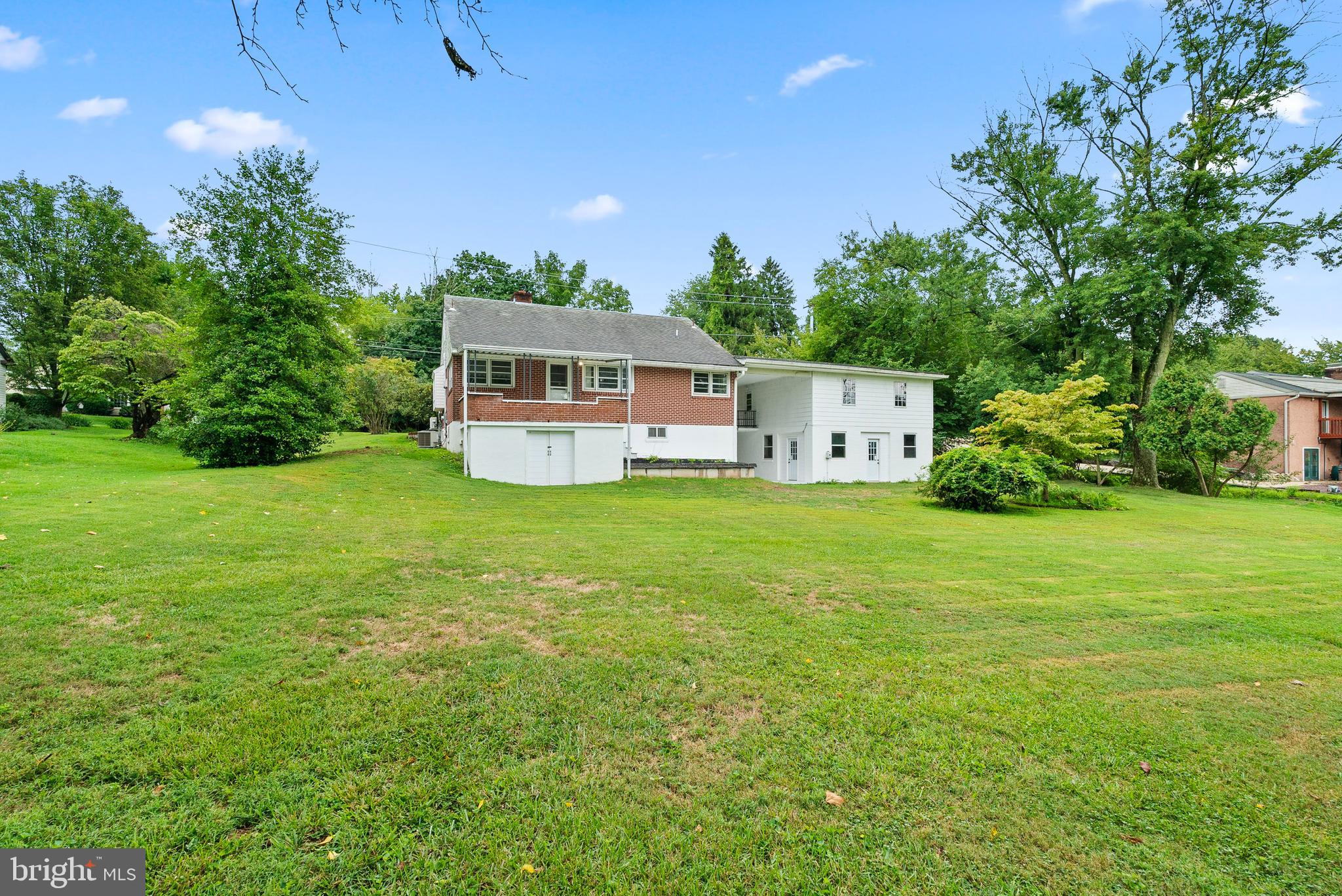 221 E Mount Kirk Ave