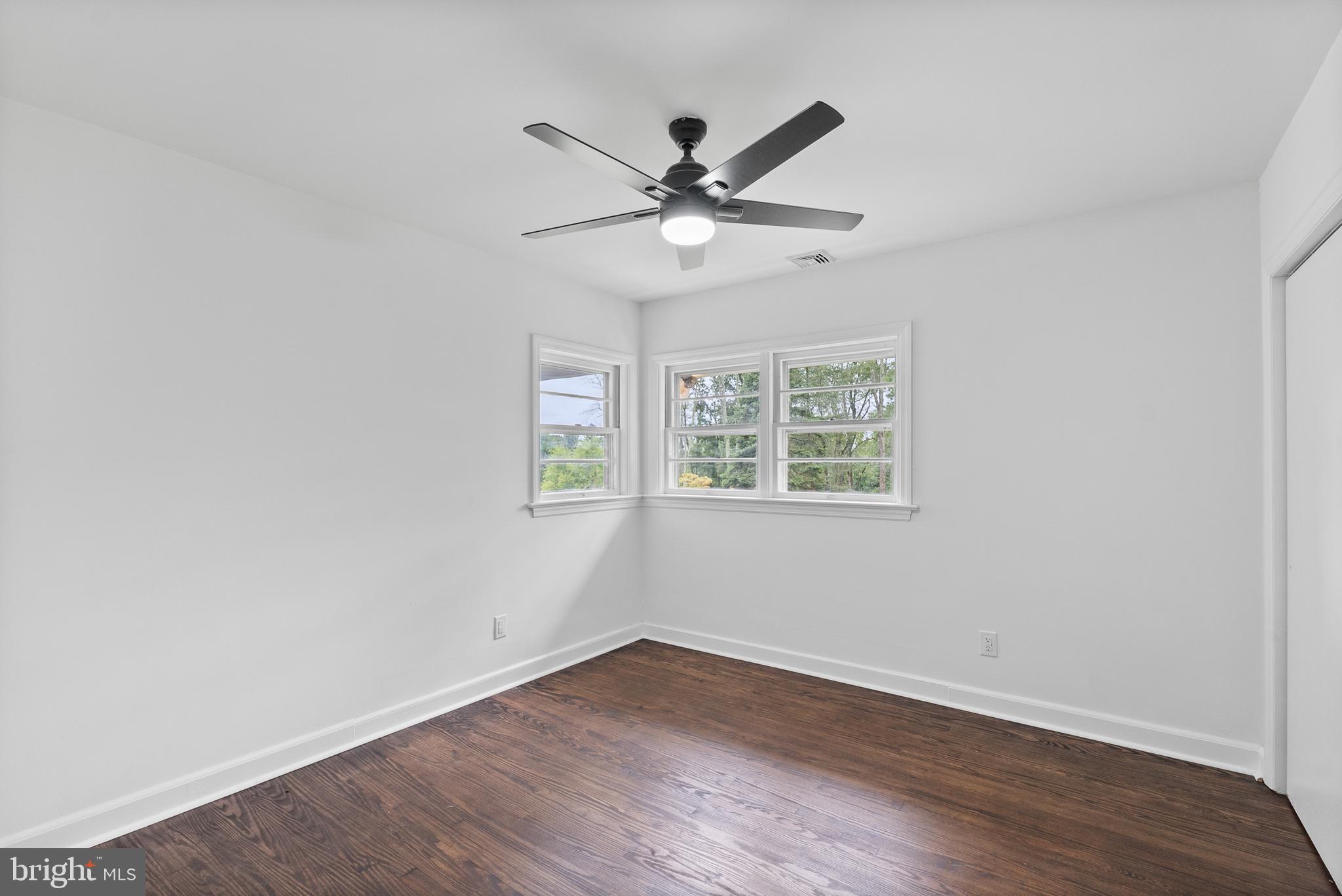 221 E Mount Kirk Ave