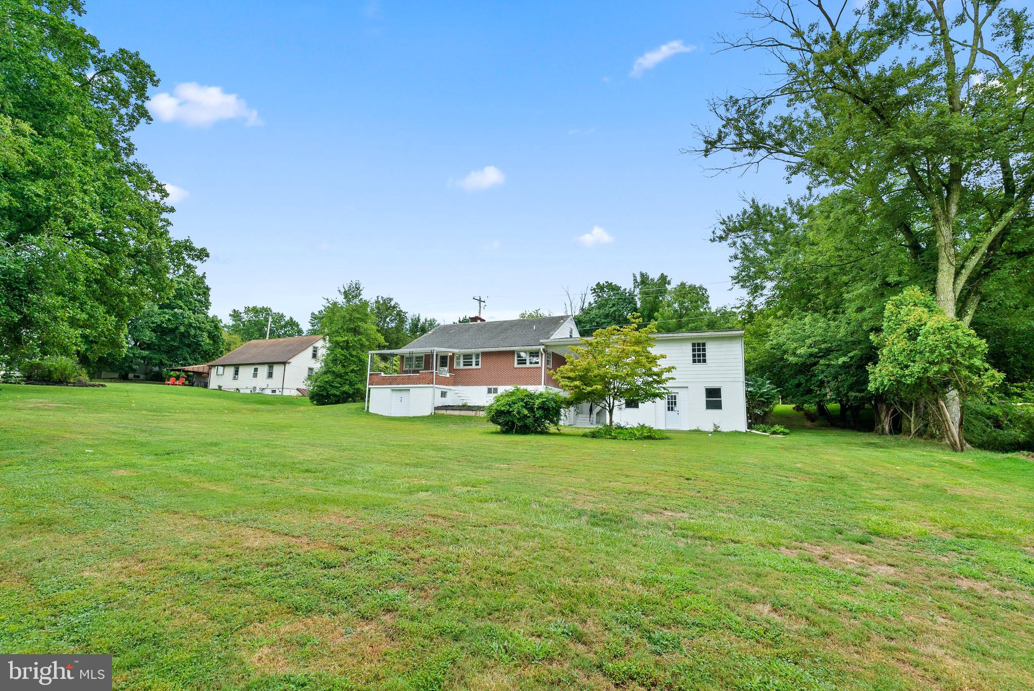 221 E Mount Kirk Ave