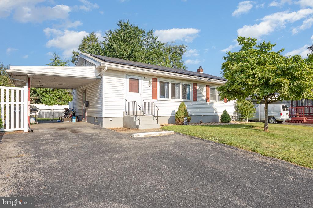 820 GUNNISON ROAD
