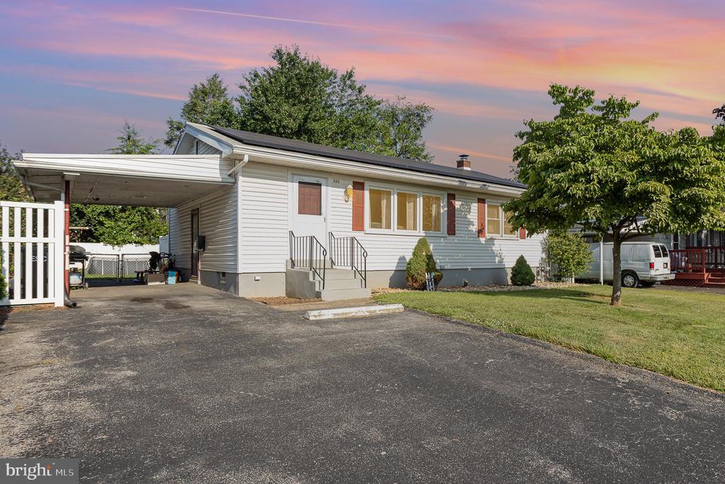 820 GUNNISON ROAD