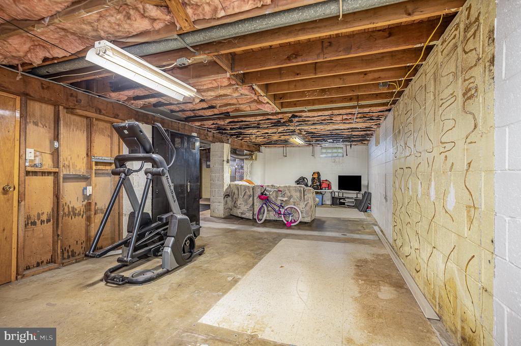 820 GUNNISON ROAD