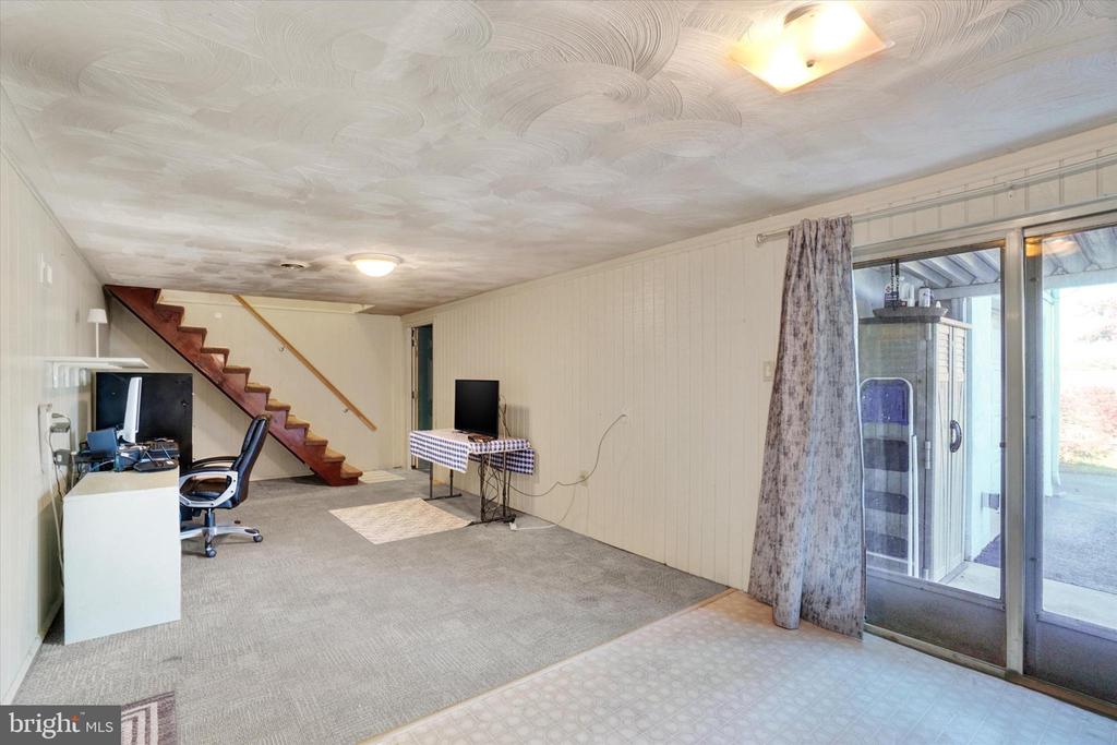 441 WOODLAND VIEW DRIVE