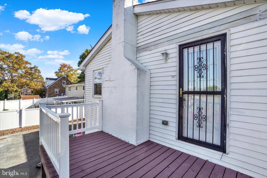 441 WOODLAND VIEW DRIVE
