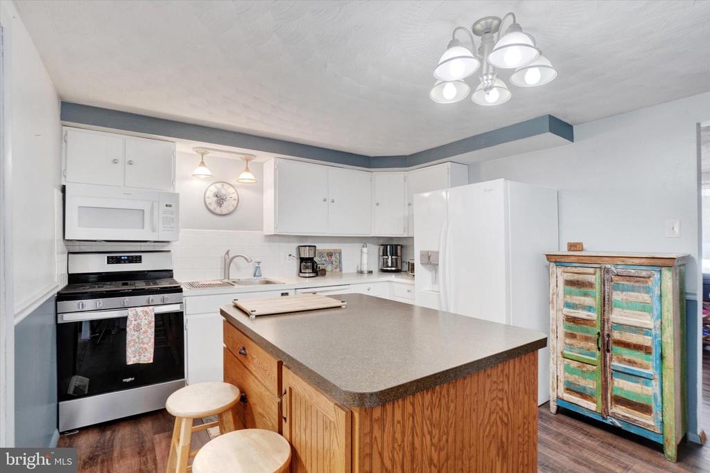 441 WOODLAND VIEW DRIVE