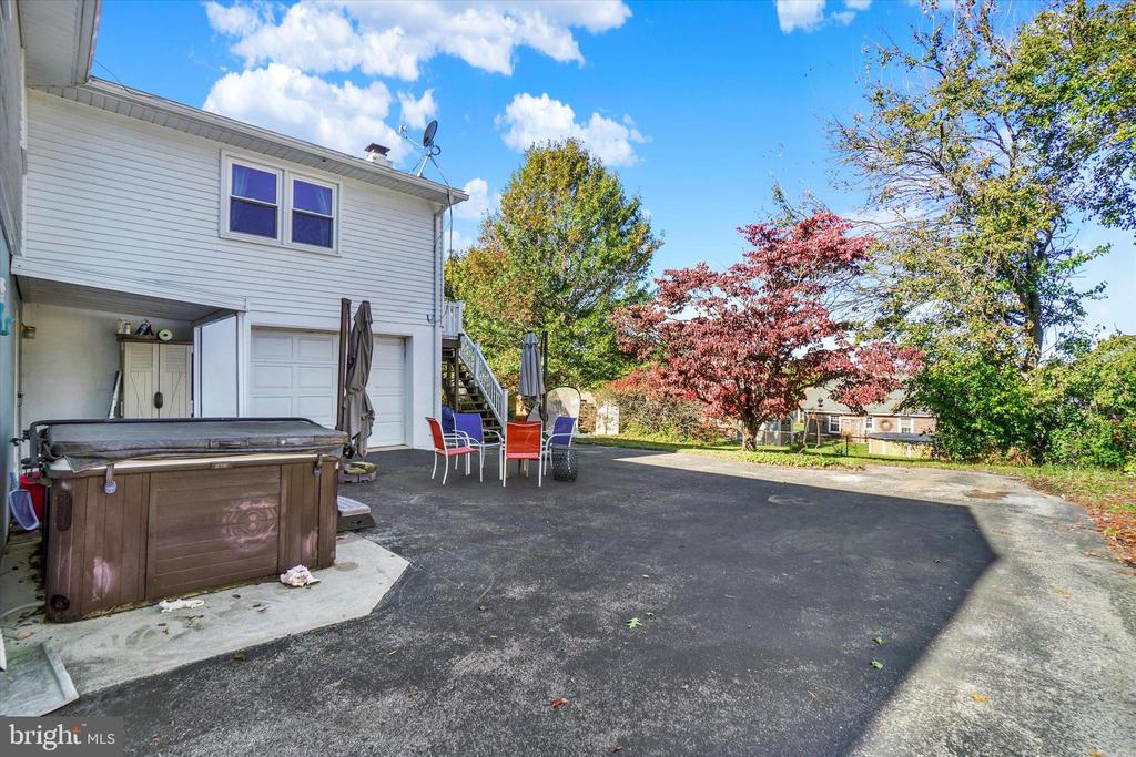 441 WOODLAND VIEW DRIVE