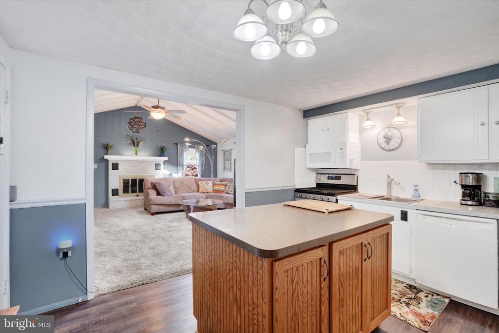 441 WOODLAND VIEW DRIVE
