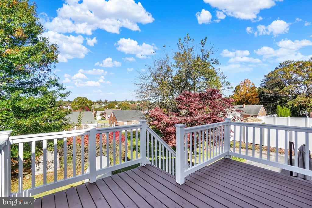 441 WOODLAND VIEW DRIVE