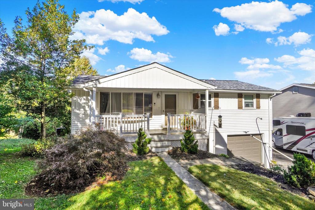 441 WOODLAND VIEW DRIVE