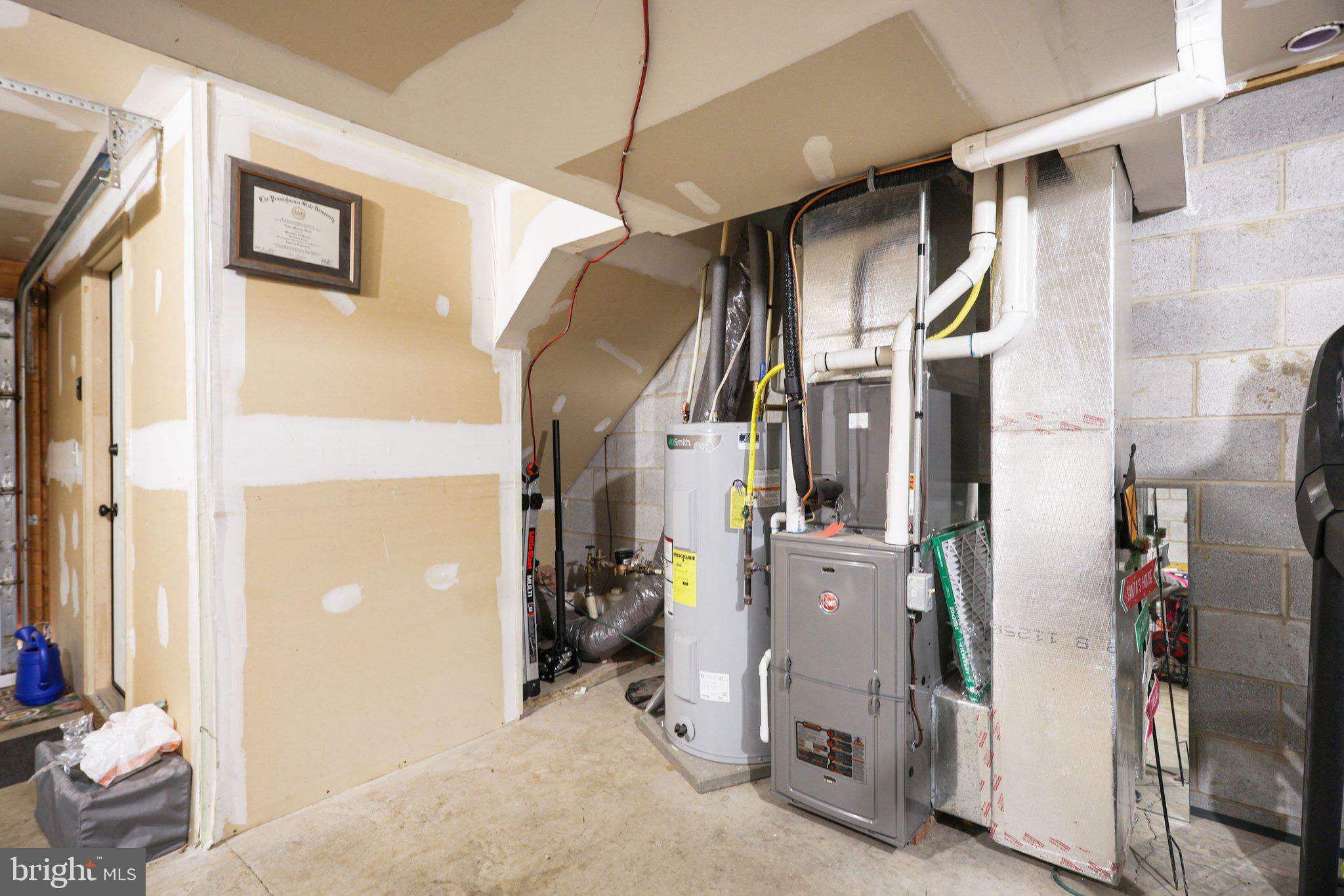 1008 HEARTHRIDGE LANE