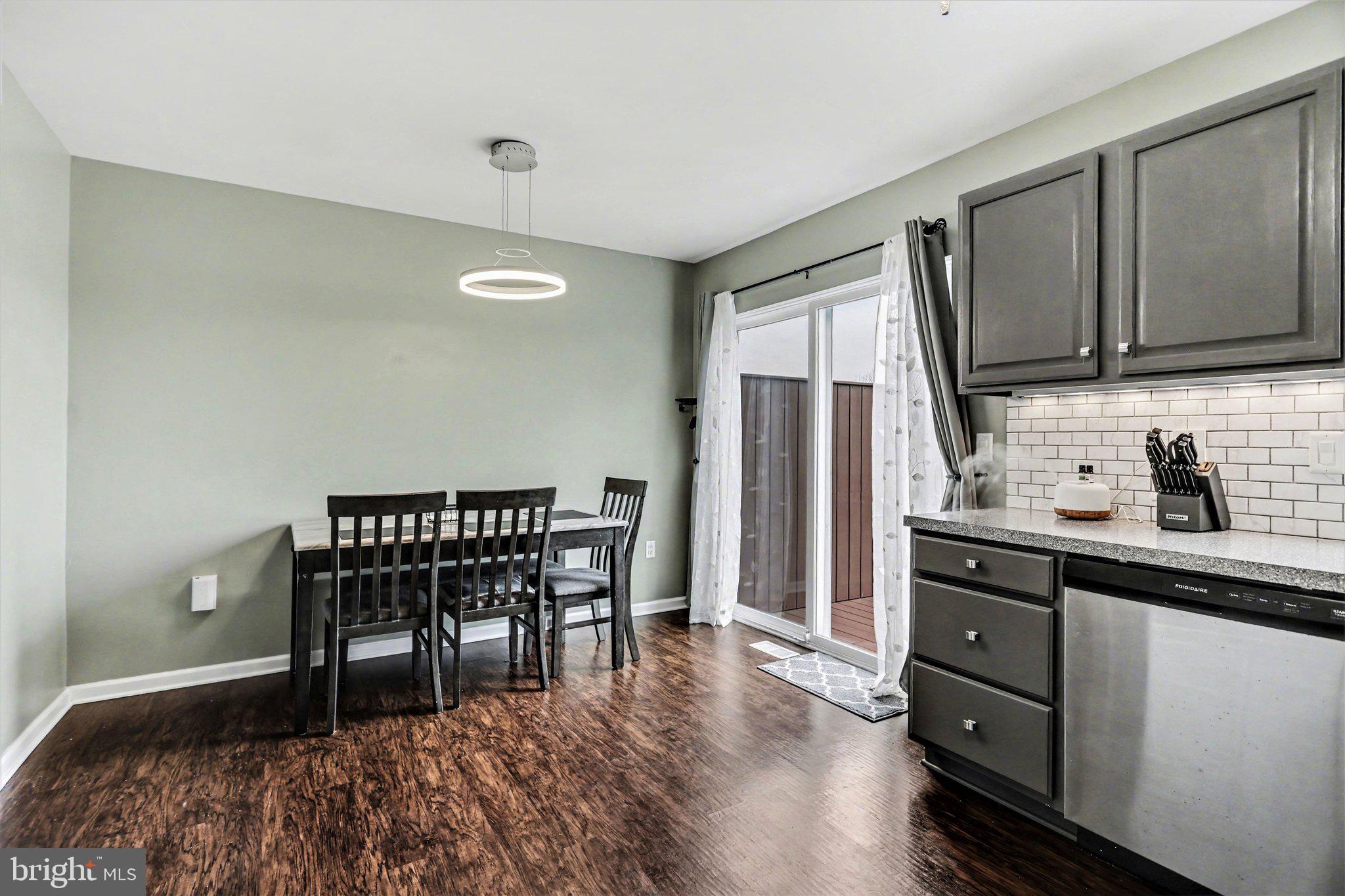 1008 HEARTHRIDGE LANE