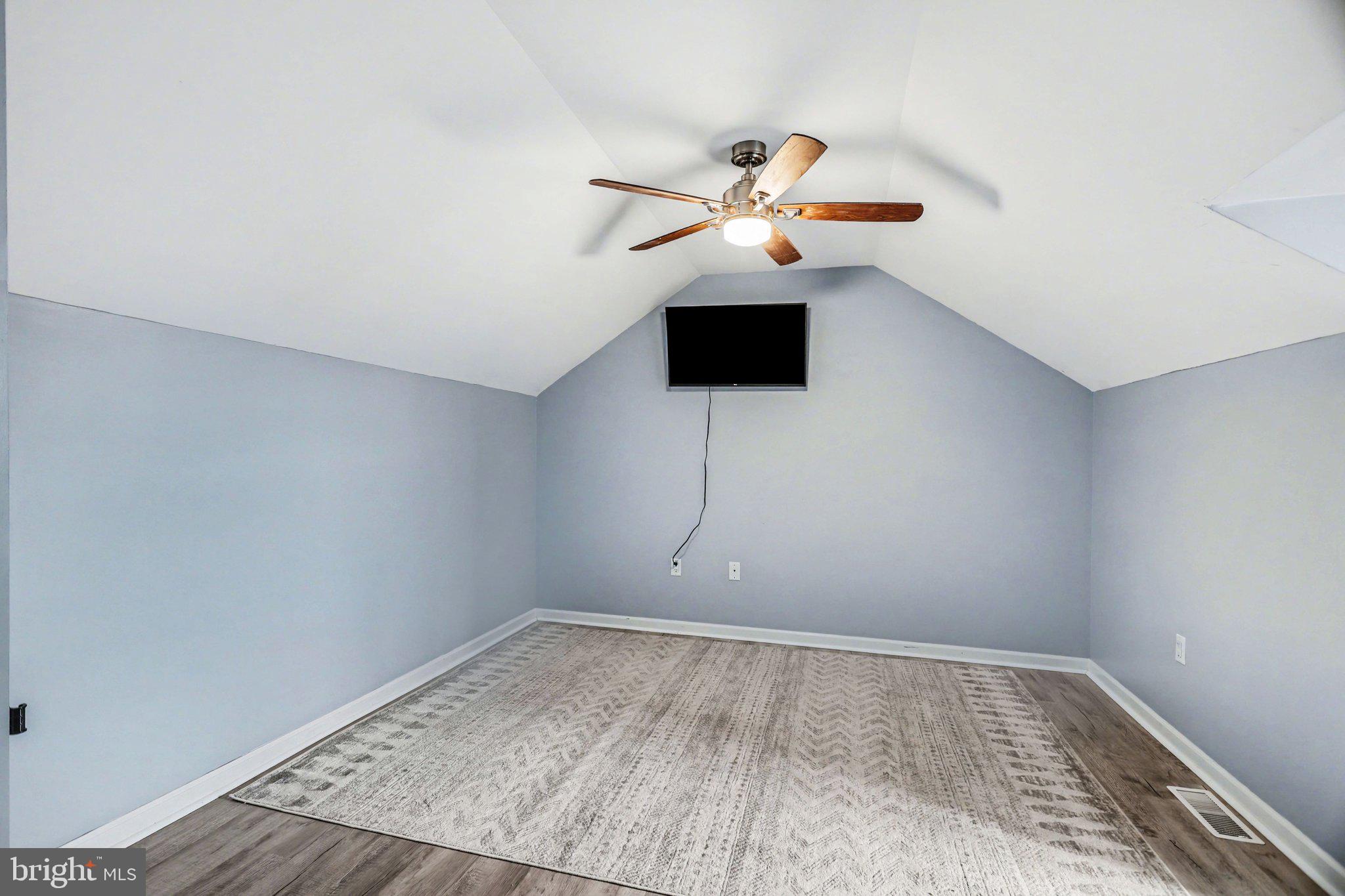 1008 HEARTHRIDGE LANE