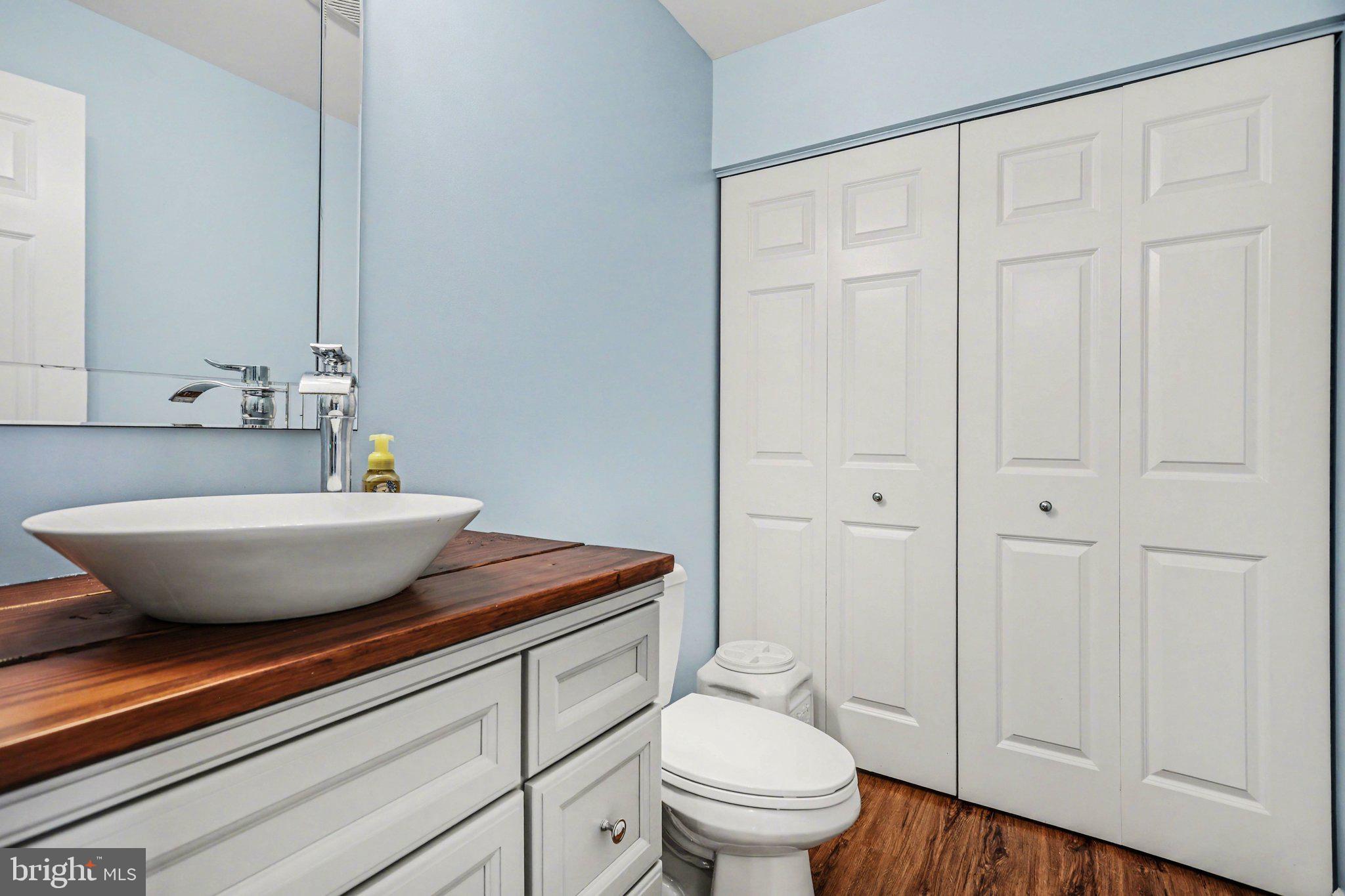 1008 HEARTHRIDGE LANE