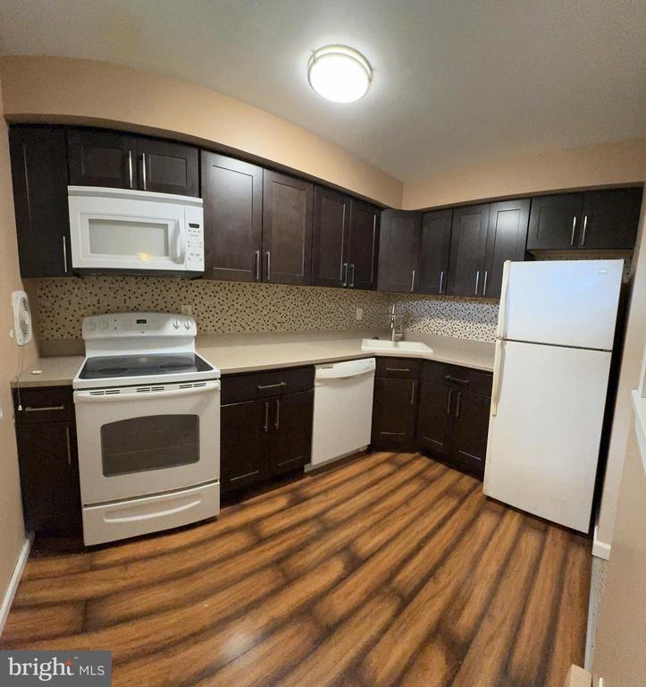 812 GARNET DRIVE