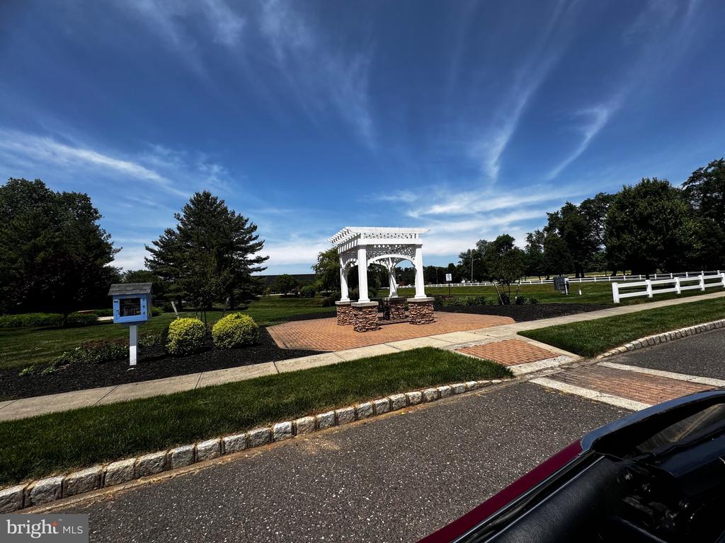 35 MAYFAIRE CIRCLE