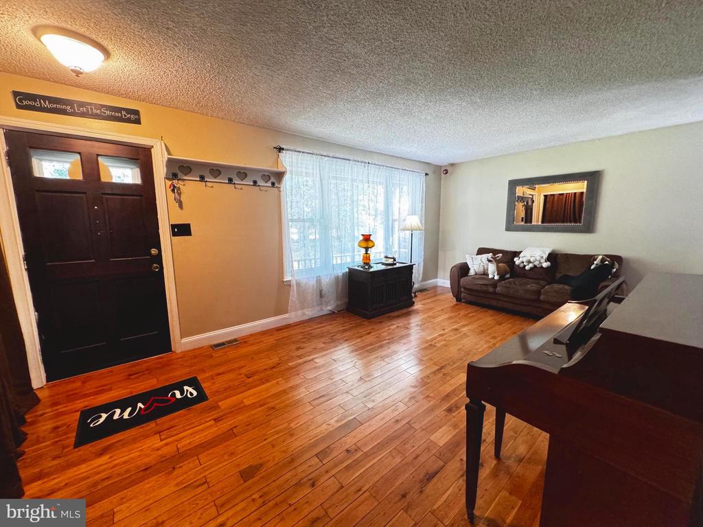 19 ELMWOOD DRIVE