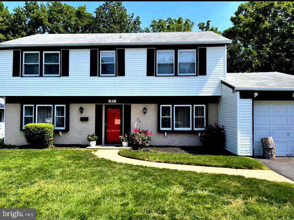 81 HOLBROOK LANE