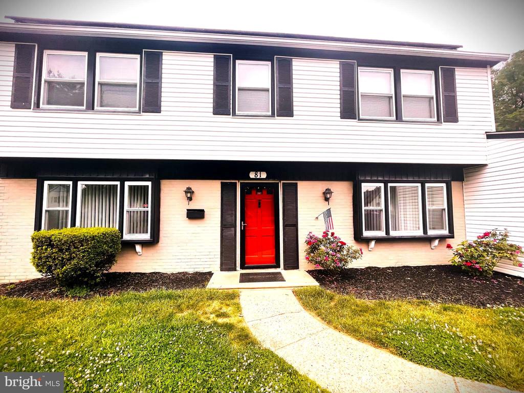 81 HOLBROOK LANE