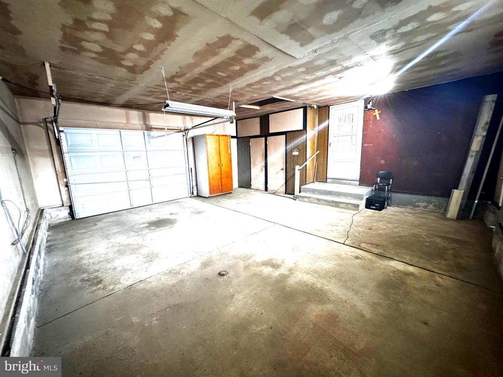 37 E SEVENTH