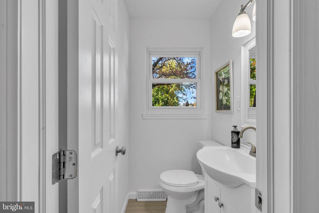 325 MANOR ROAD