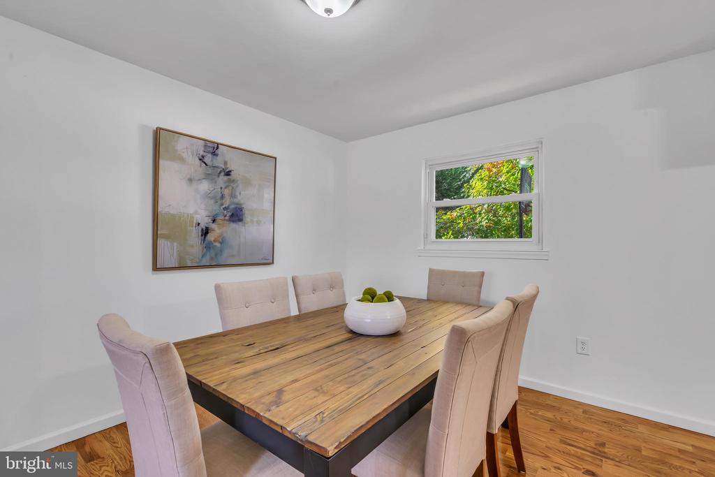 325 MANOR ROAD