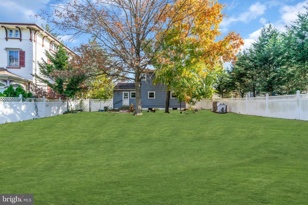 325 MANOR ROAD