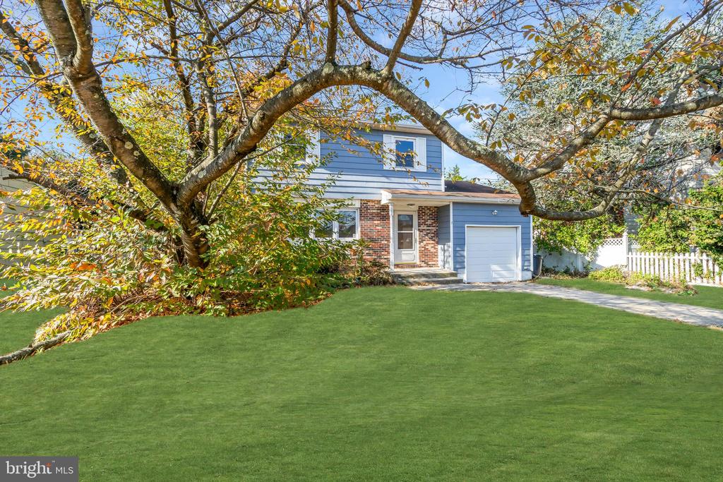 325 MANOR ROAD