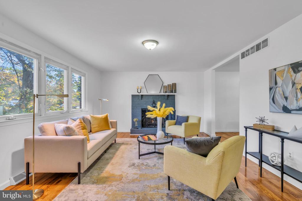 325 MANOR ROAD