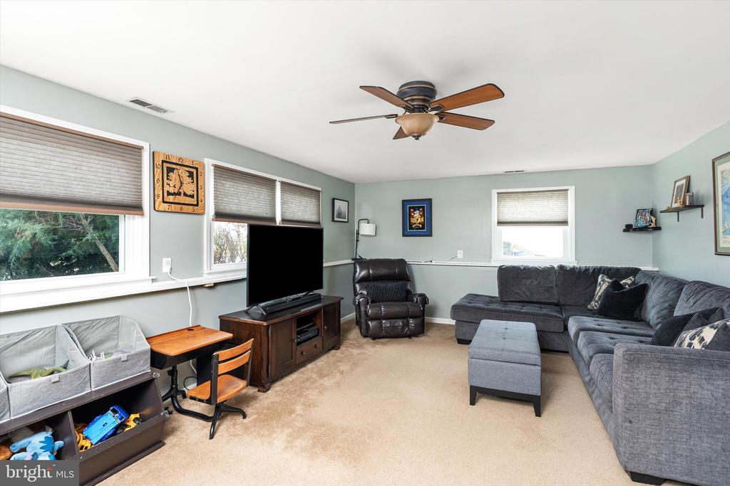 23 LANGROCK WAY
