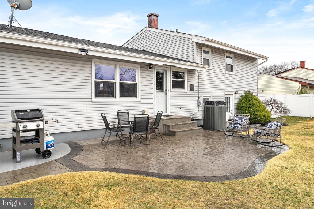 23 LANGROCK WAY