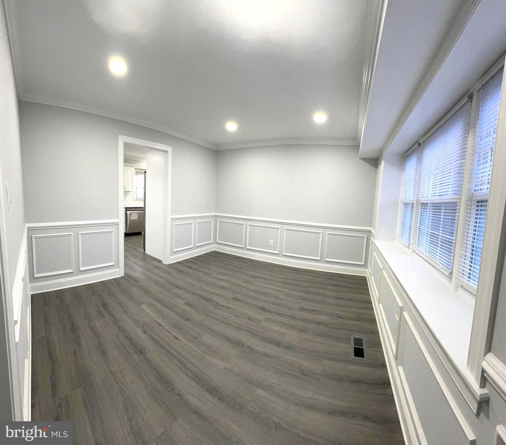 18 GRAYSON CIRCLE