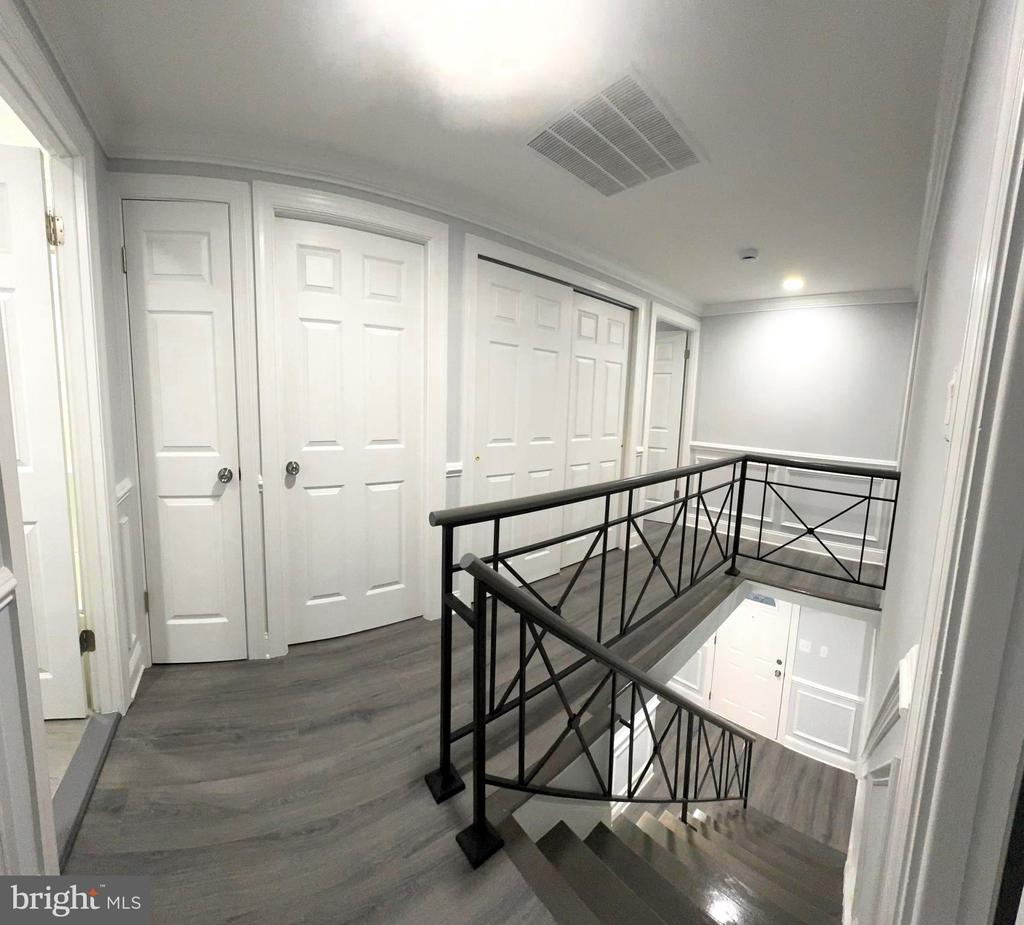 18 GRAYSON CIRCLE