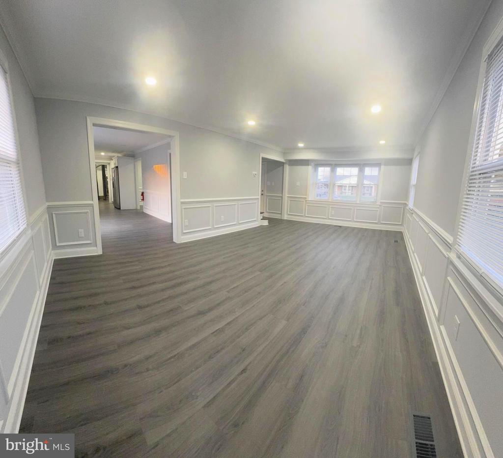 18 GRAYSON CIRCLE