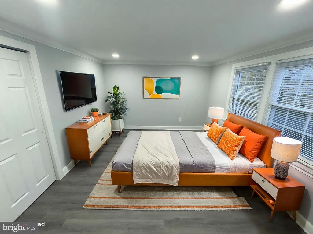 18 GRAYSON CIRCLE