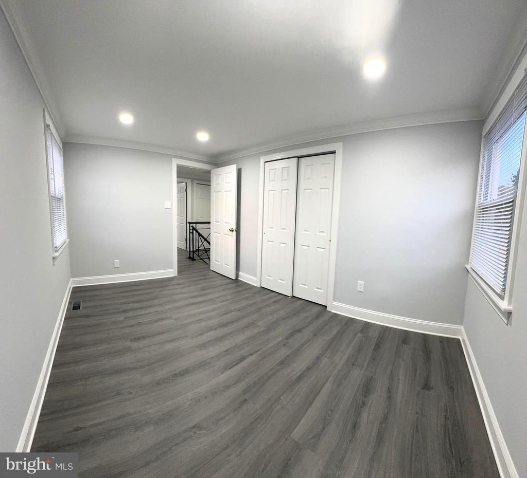 18 GRAYSON CIRCLE