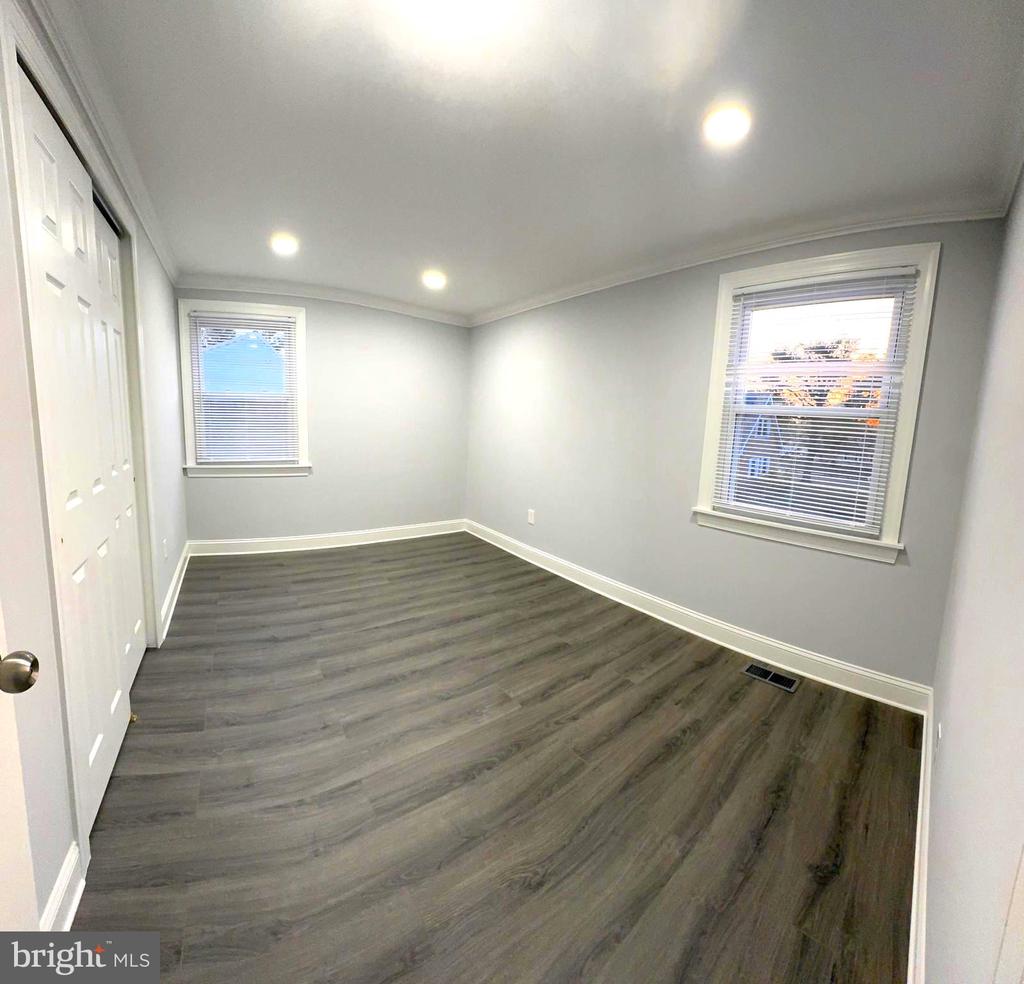 18 GRAYSON CIRCLE