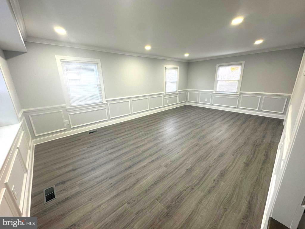 18 GRAYSON CIRCLE