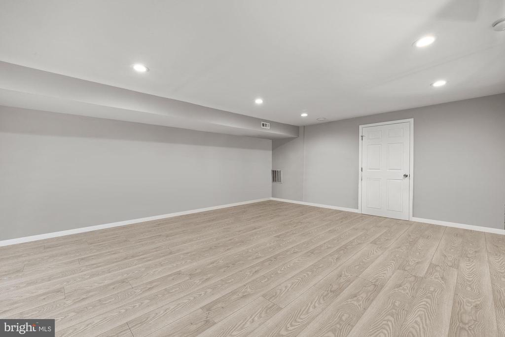 158 CAMBER LANE