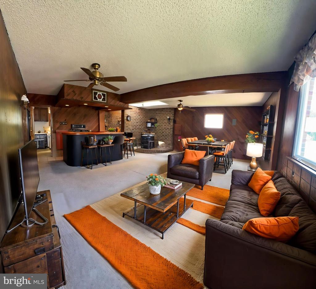1202 NOREEN DRIVE