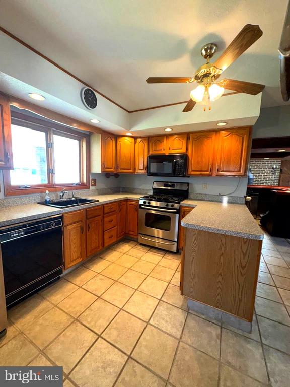 1202 NOREEN DRIVE