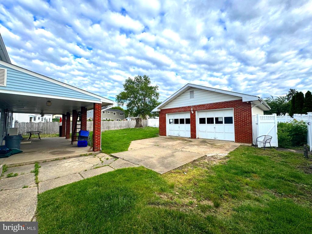 1202 NOREEN DRIVE